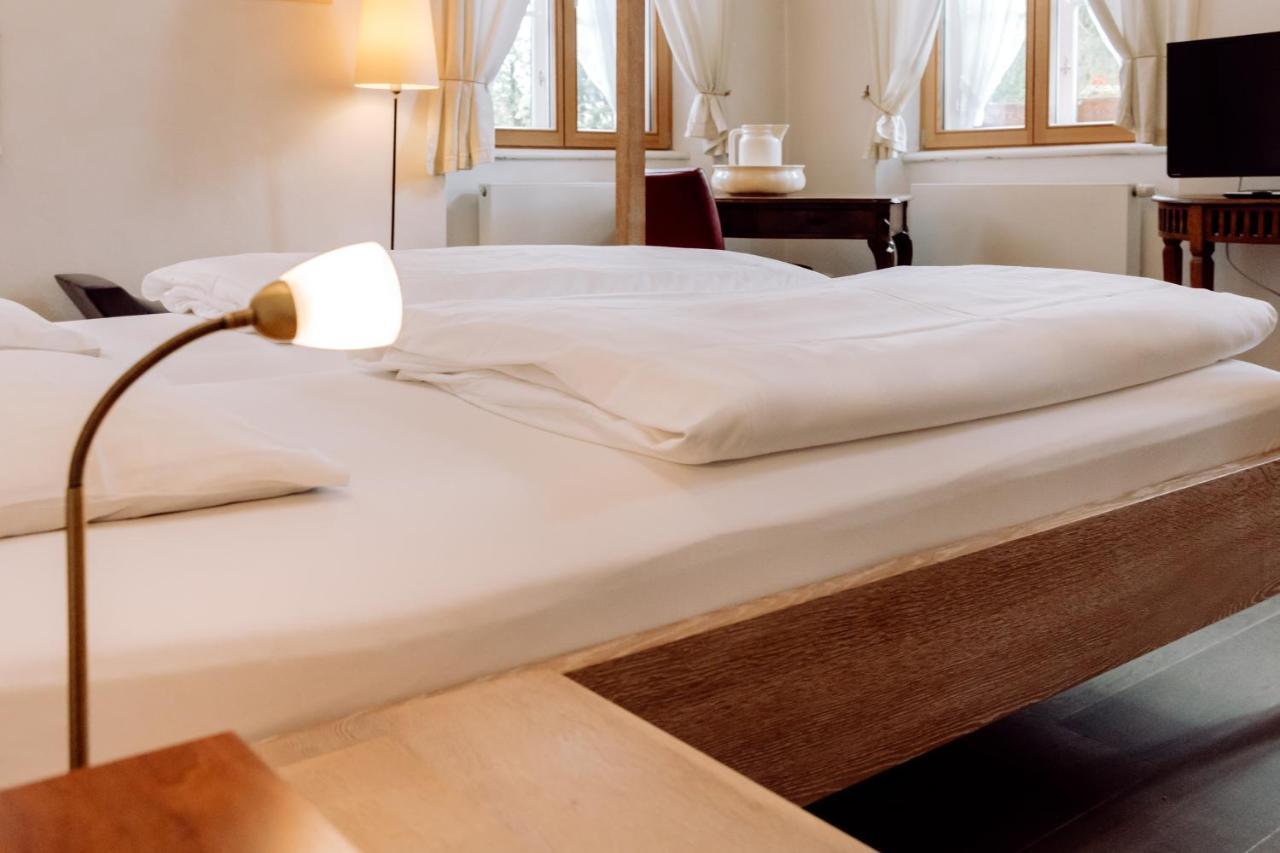 Hirzinger - Gasthaus Und Hotel Riedering ภายนอก รูปภาพ